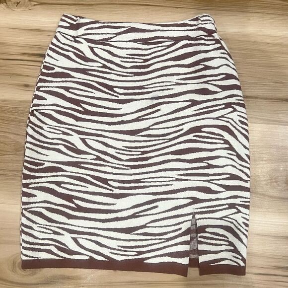 Et Clet Hibernating Zebra Skirt Women’s Small - Picture 4 of 4